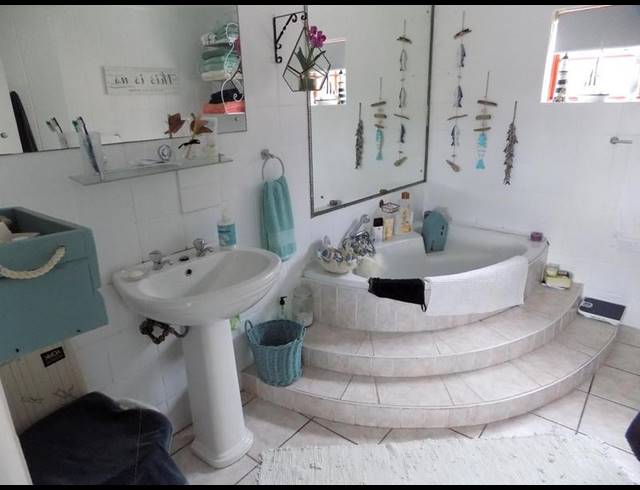 3 BEDROOM HOUSE FOR SALE IN FRAAIUITSIG